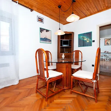 Carera Seaview Апартаменты Ровинь