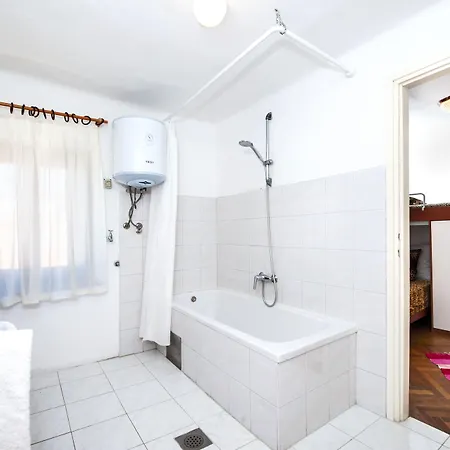 Carera Seaview Apartment *