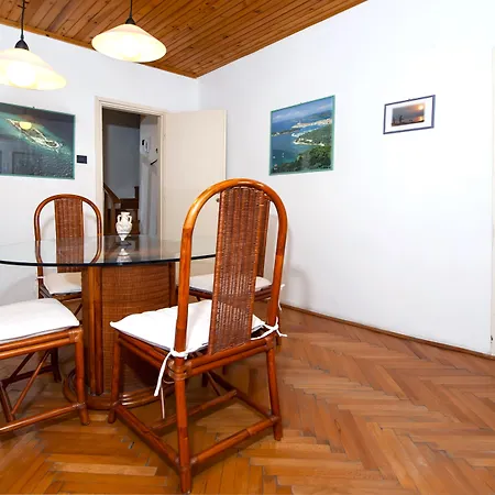 Carera Seaview * 로비니