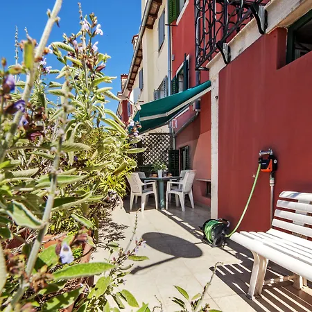 Carera Seaview 로비니