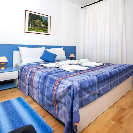 Carera Seaview * 로비니